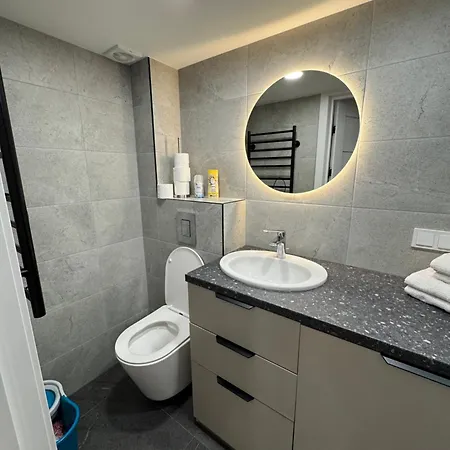 Loft Close To Old Town דירה